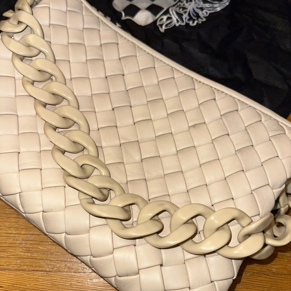 Vince Camuto Cream Woven Chain Shoulder Bag - Picture 6 of 7